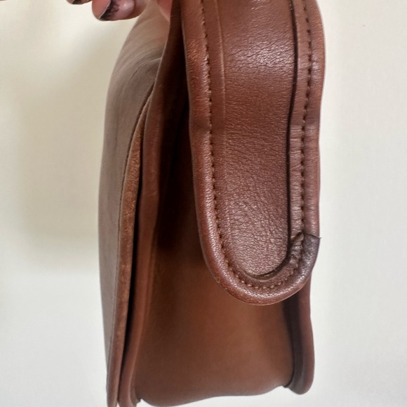 Old Vintage Coach Brown Leather Shoulder Bag with Adjustable Straps - Picture 3 of 10